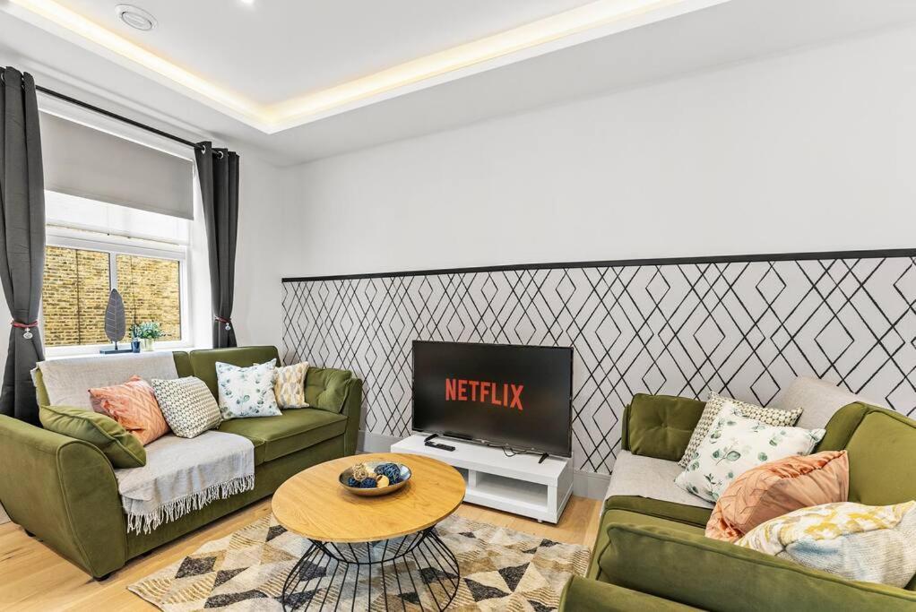 Stunning 2 Bed Flat In - Sleeps 8 -balcony Appartement
