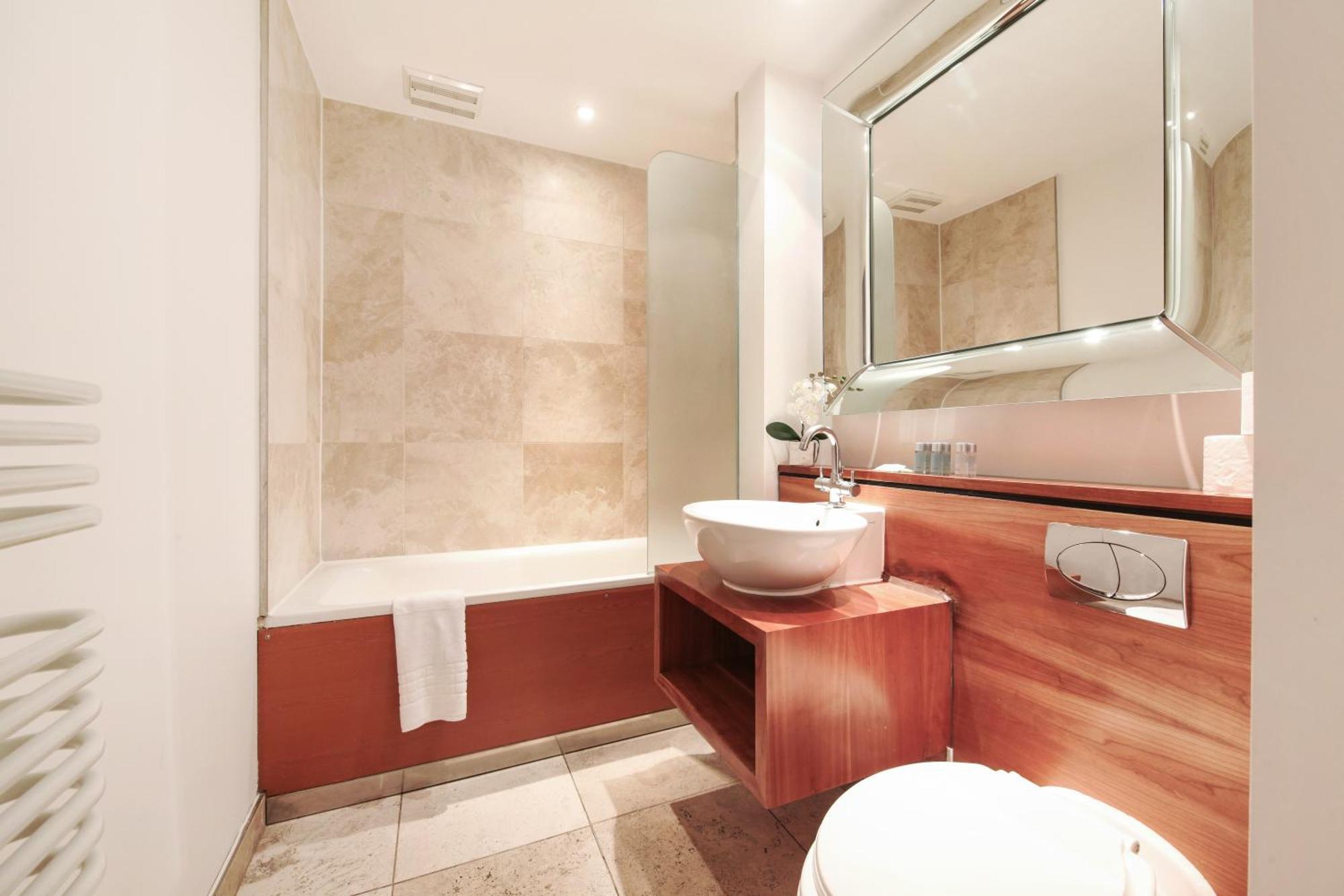Chic 2 Bed Near Camden Market Free Wifi By Aparts Apartment *