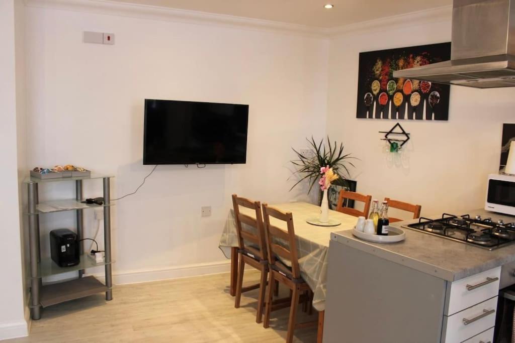 Bowery - 2 Bedroom Lägenhet London
