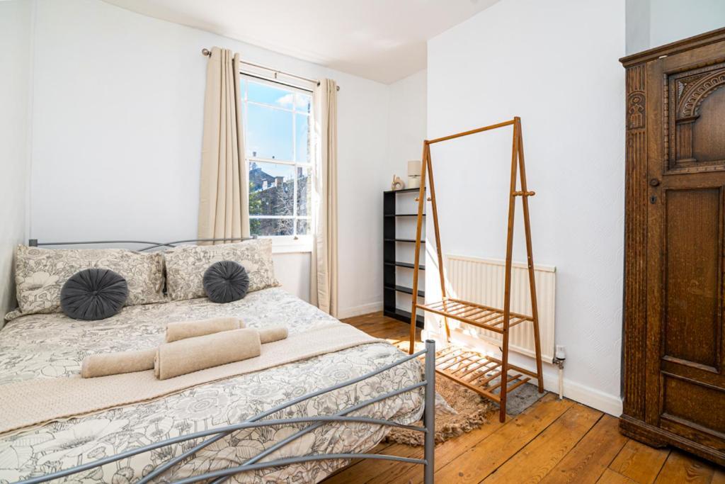 Comfy Double Bedroom London