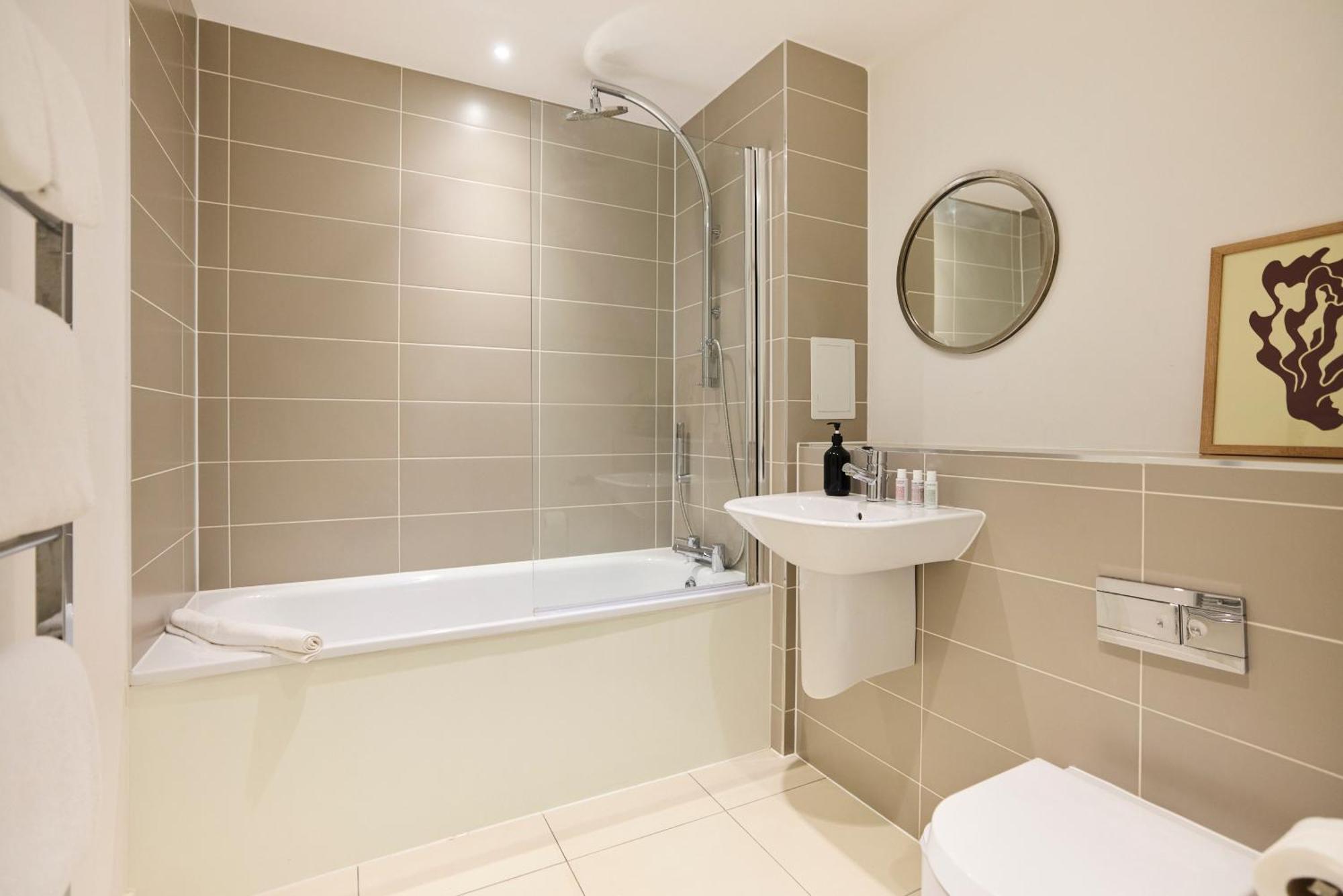 The River Lea Escape - Charming & Bright 2bdr Flat Apartment London