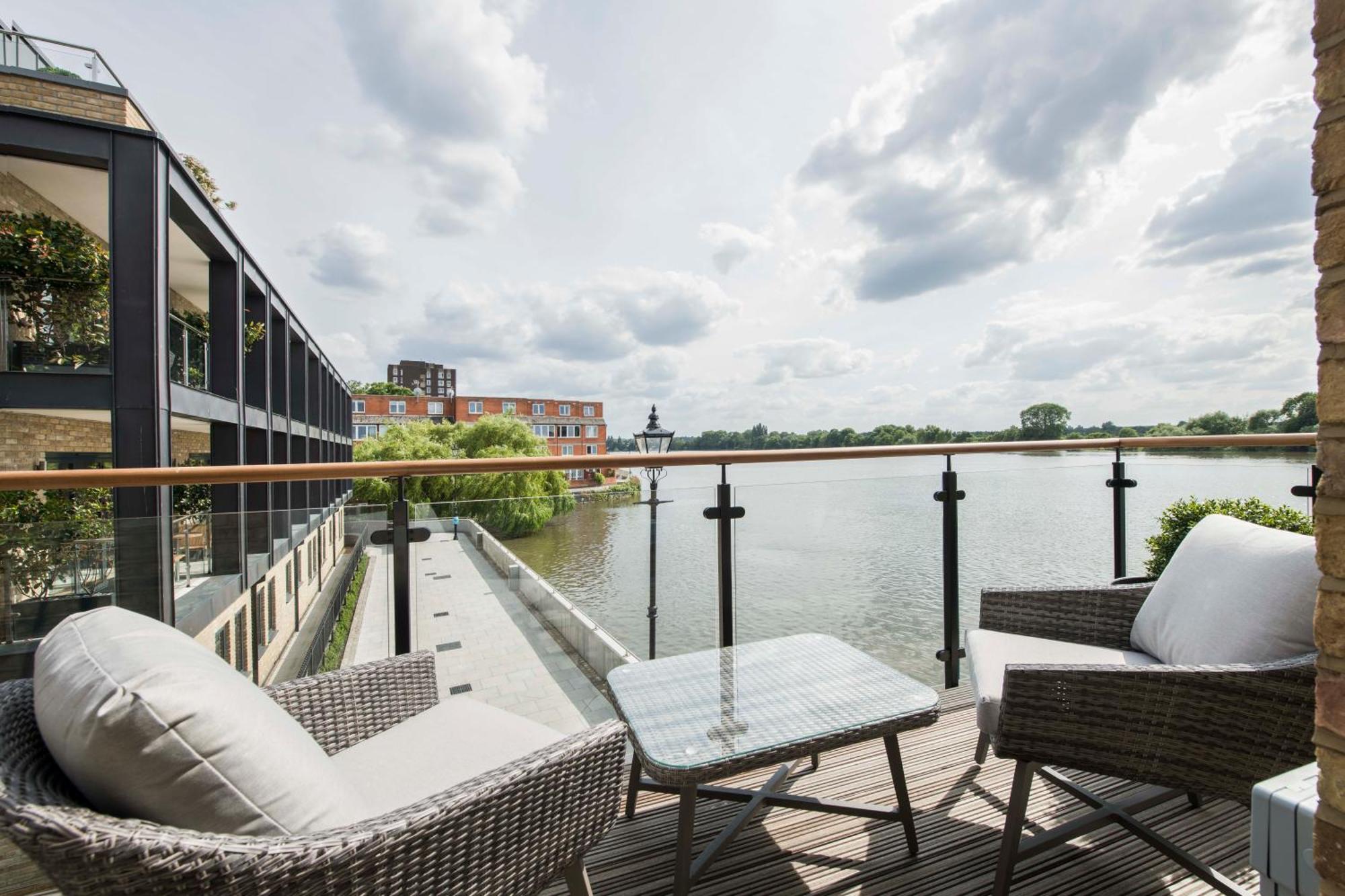 Palace Wharf *