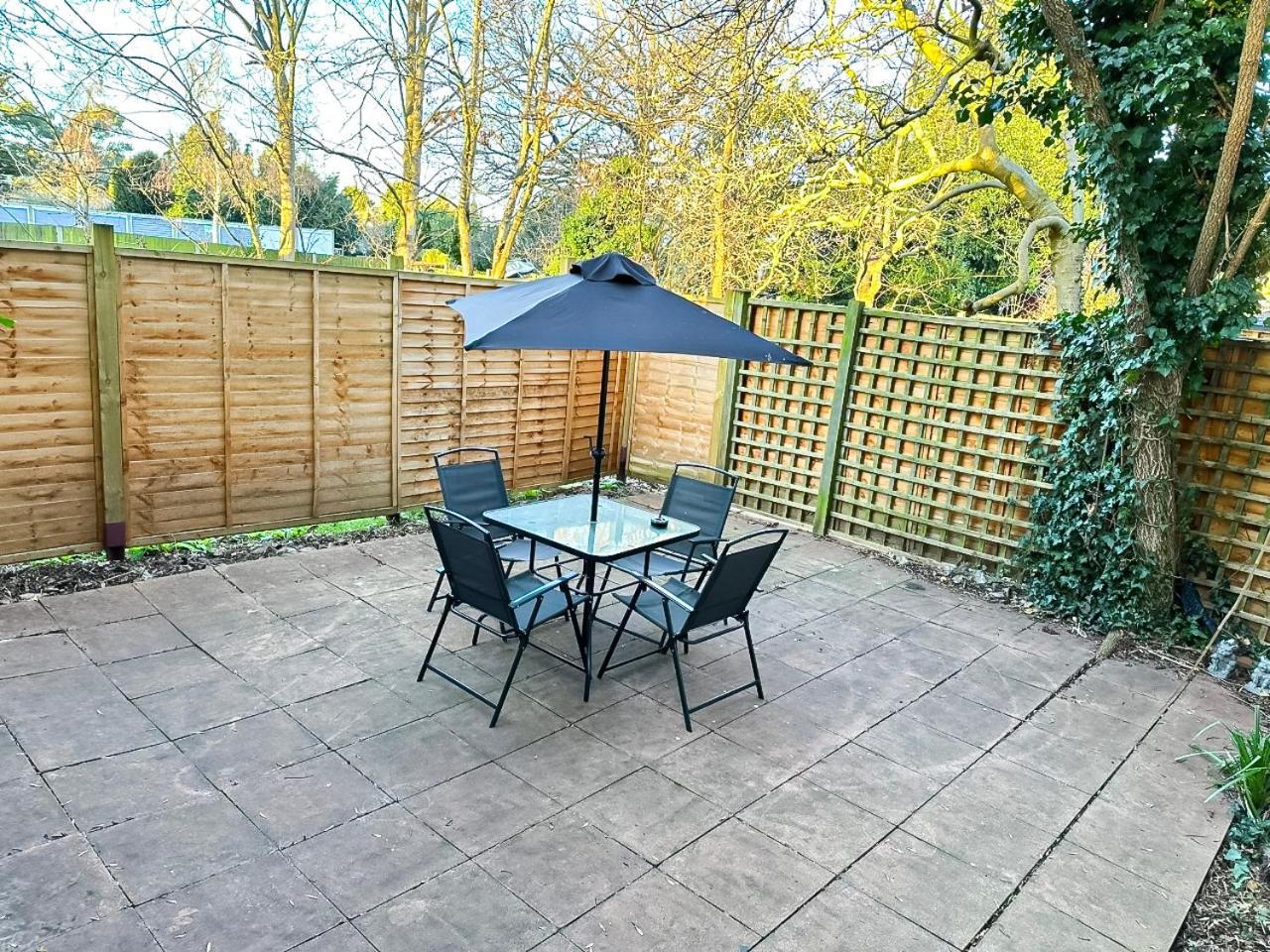 Appartement Cosy Near Hampstead Heath With Free On-site Parking & Private Gardens, Golders Green