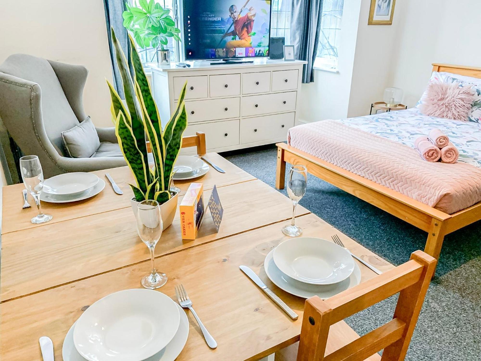 Cosy Near Hampstead Heath With Free On-site Parking & Private Gardens, Golders Green Appartement