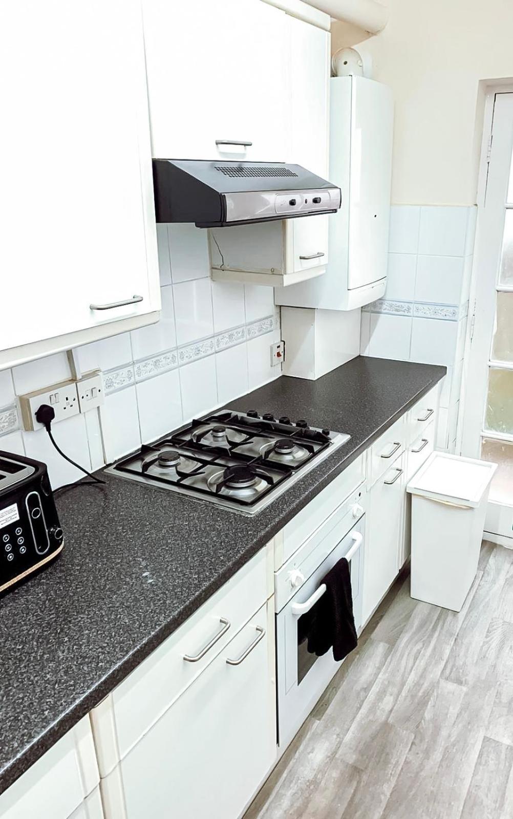 Appartement Cosy Near Hampstead Heath With Free On-site Parking & Private Gardens, Golders Green *