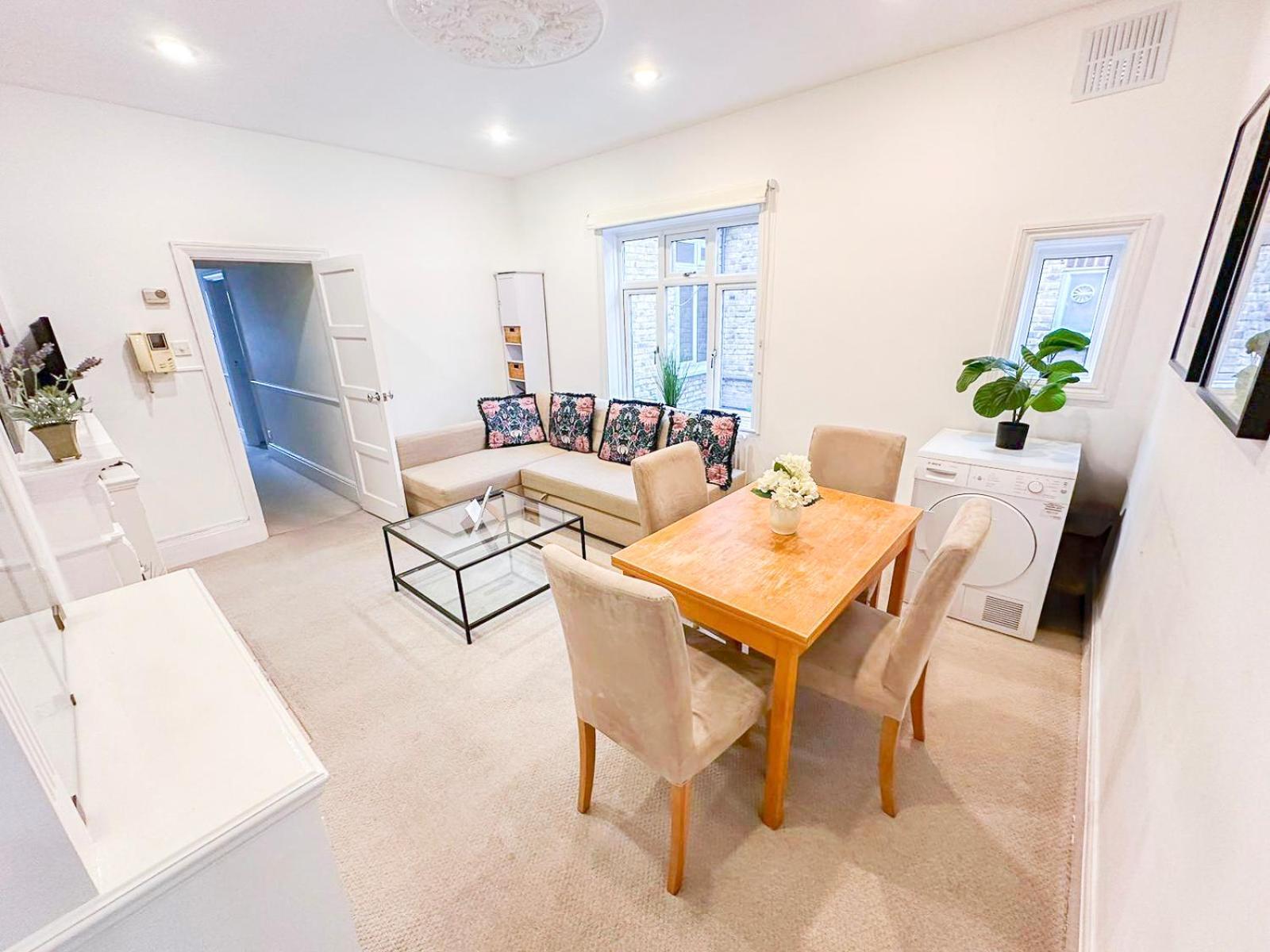 Lovely 3 Bedroom Maisonette With Private Roof Terrace In Hammersmith * Londra