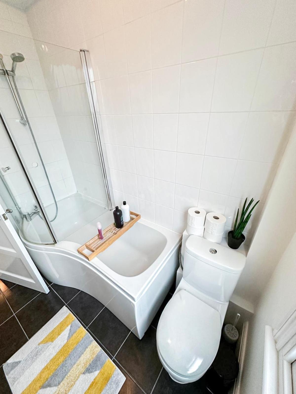 Lovely 3 Bedroom Maisonette With Private Roof Terrace In Hammersmith
