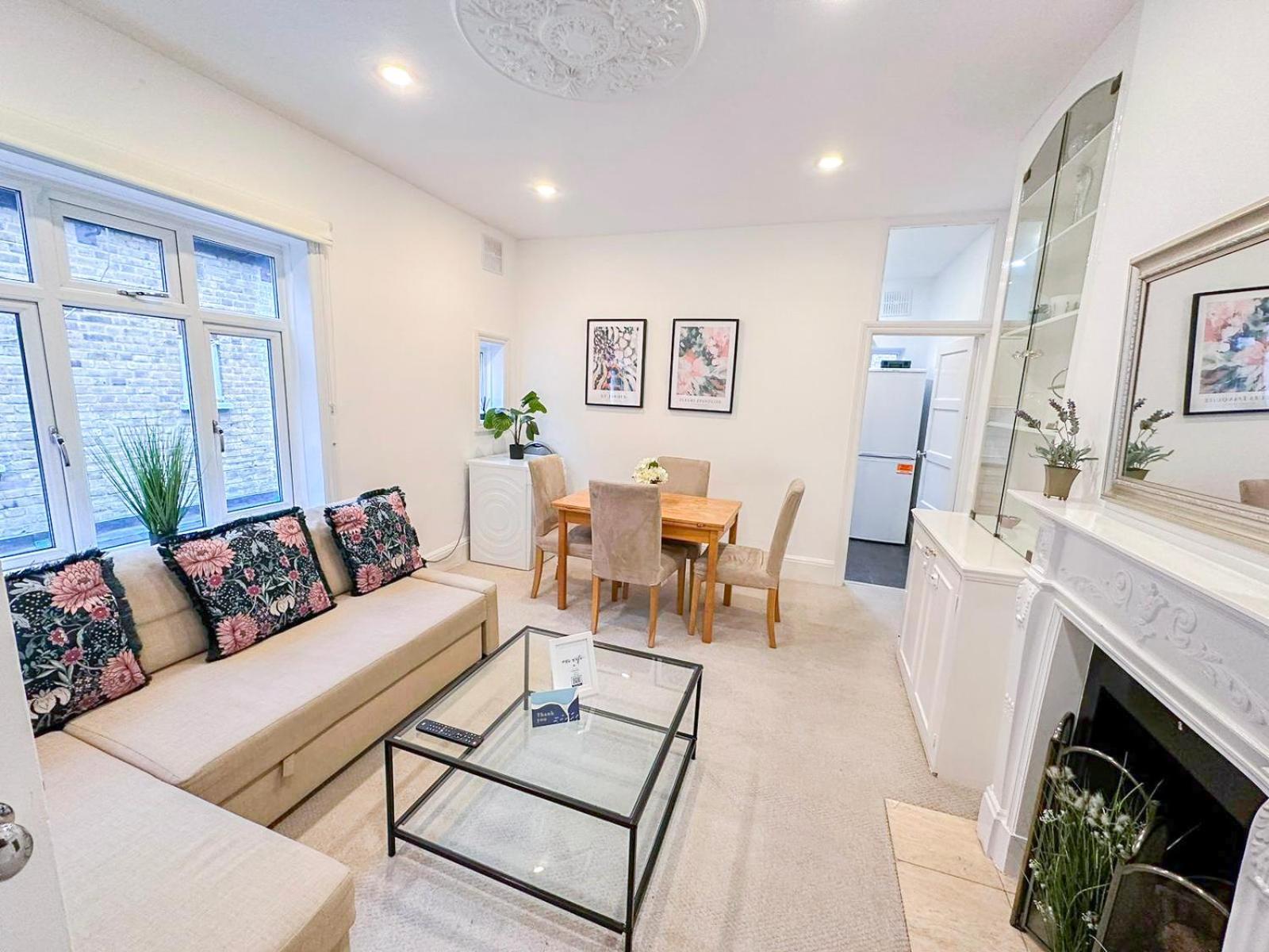 Lovely 3 Bedroom Maisonette With Private Roof Terrace In Hammersmith Appartamento Londra