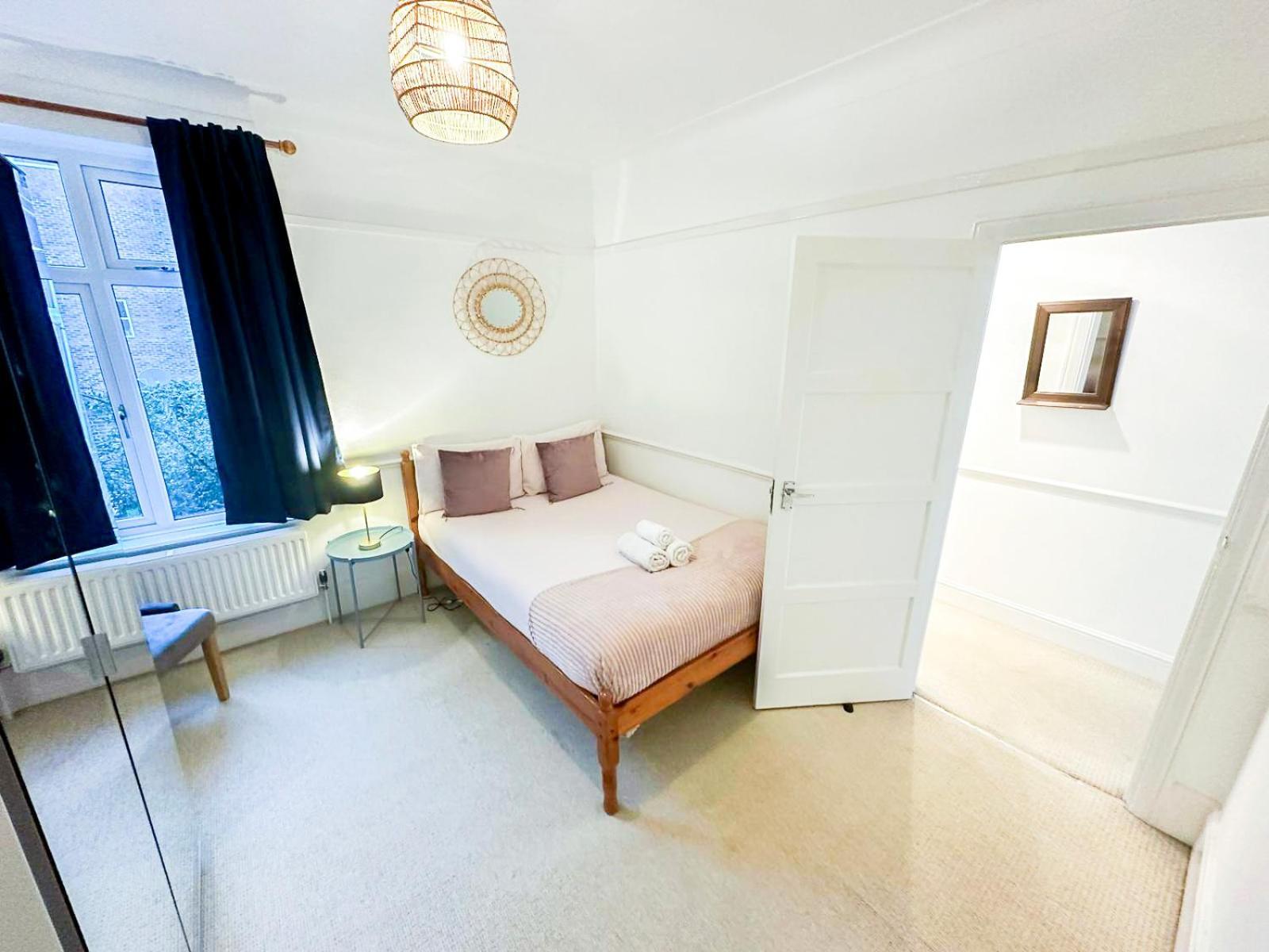 Apartment Lovely 3 Bedroom Maisonette With Private Roof Terrace In Hammersmith
