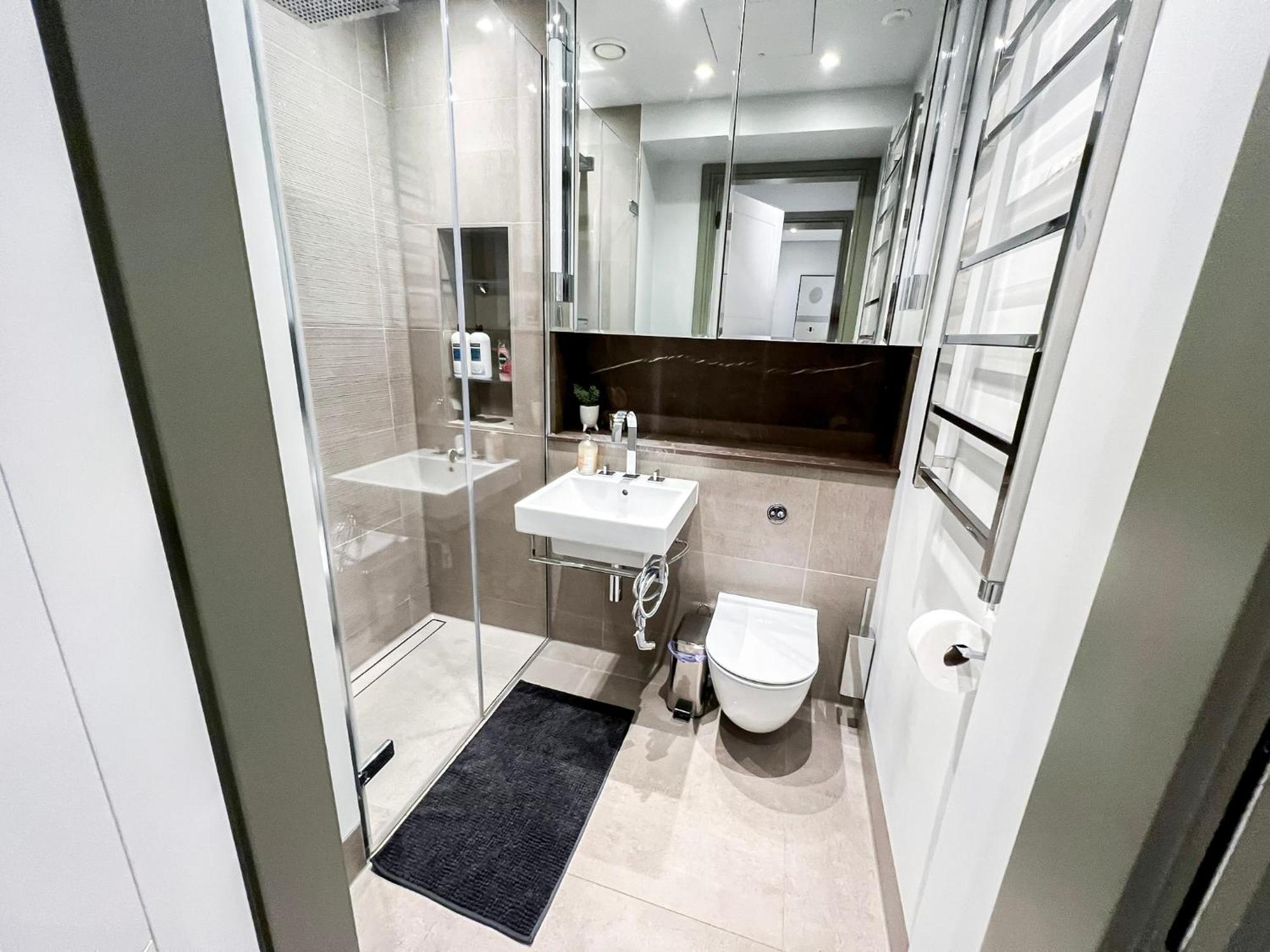 Posh 3 Bedroom Flat With Terrace And Indoor Fireplace In Mayfair, Near Hyde Park Apartment *