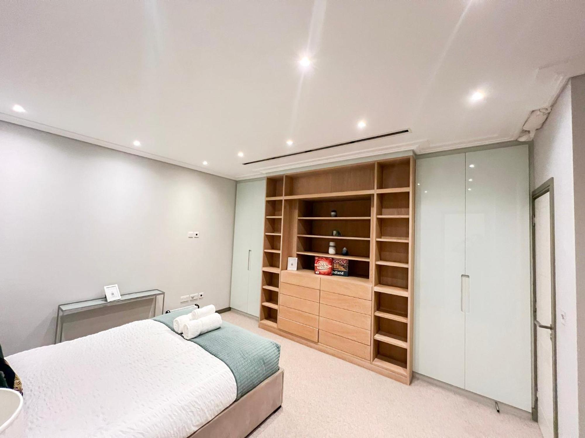 Posh 3 Bedroom Flat With Terrace And Indoor Fireplace In Mayfair, Near Hyde Park Apartment