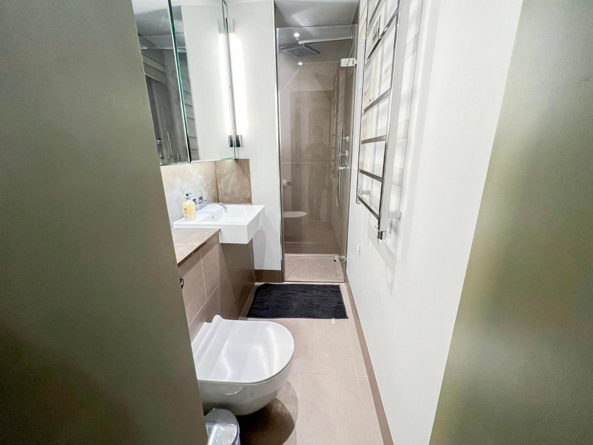 Apartment Posh 3 Bedroom Flat With Terrace And Indoor Fireplace In Mayfair, Near Hyde Park London