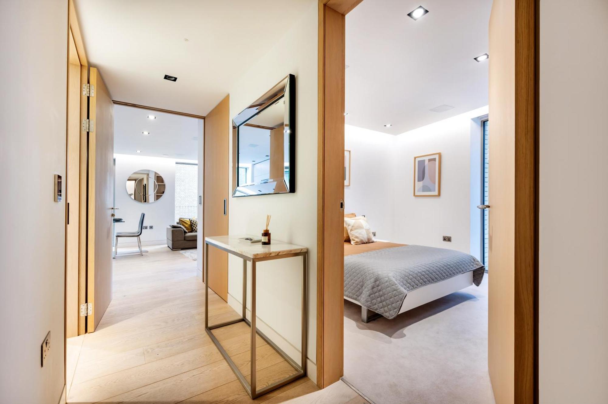 Arcore Premium Bridge London