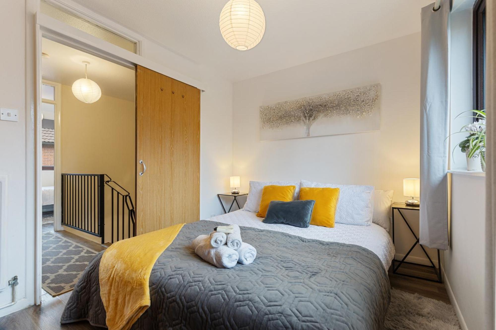 Short At Claire Place * London