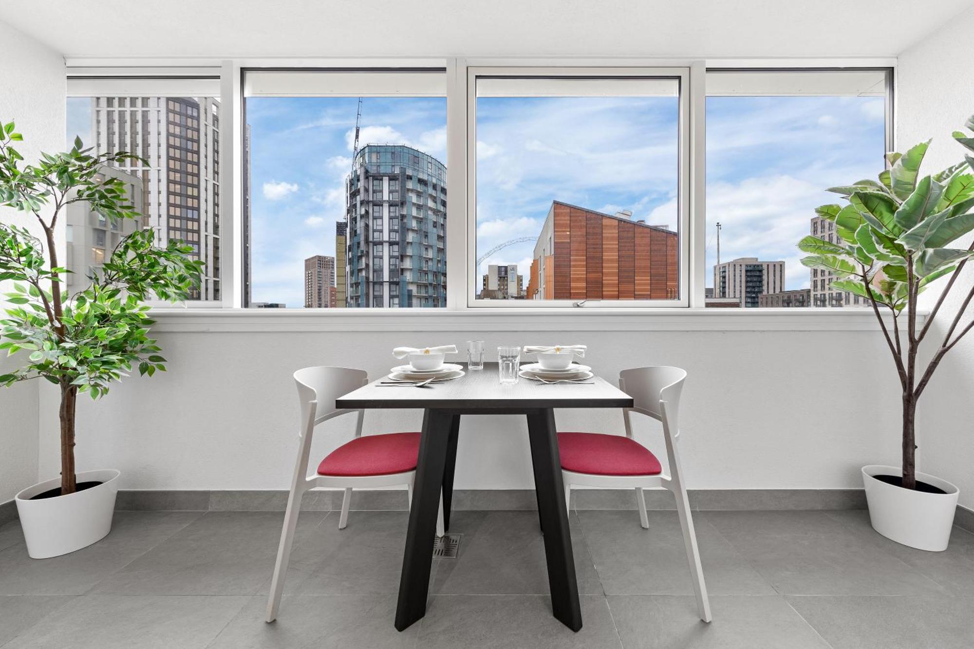 Appartement Stylish Retreats On Olympic Way Londen
