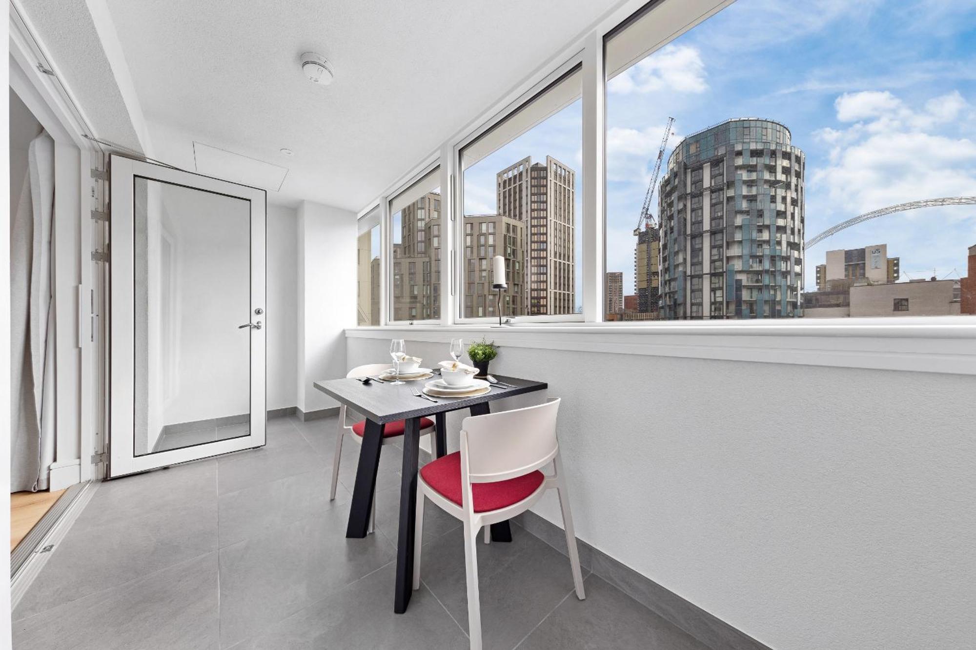 Stylish Retreats On Olympic Way Apartment