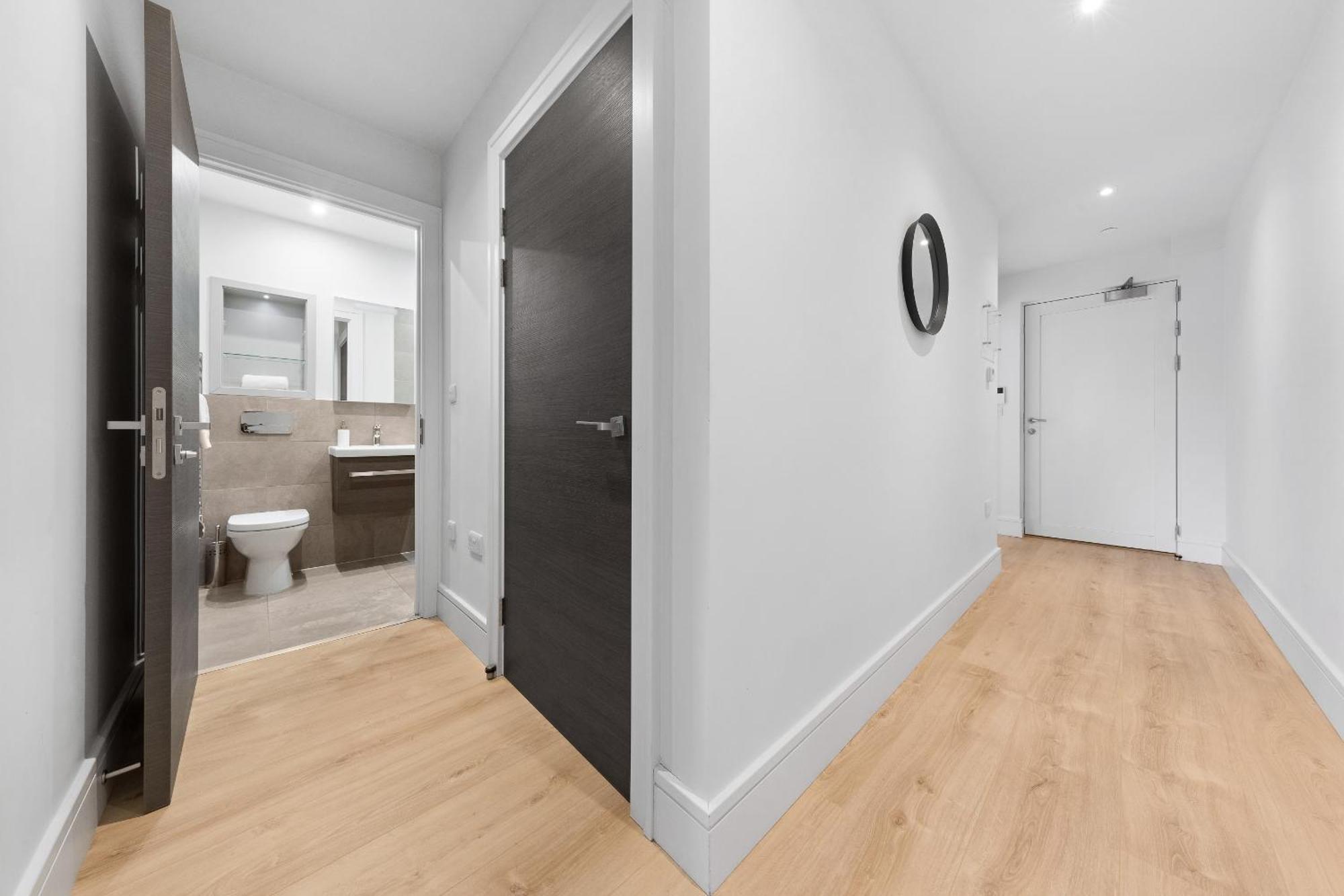 Apartment Stylish Retreats On Olympic Way London