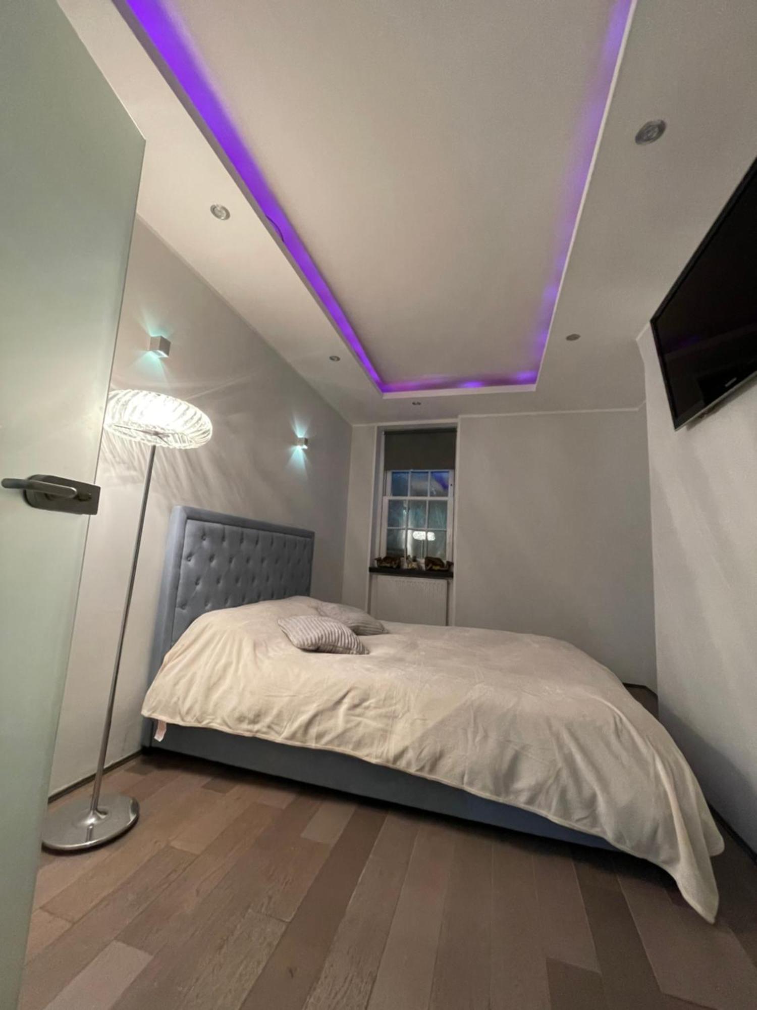 Covent Garden Two Bedroom Flat * Londra