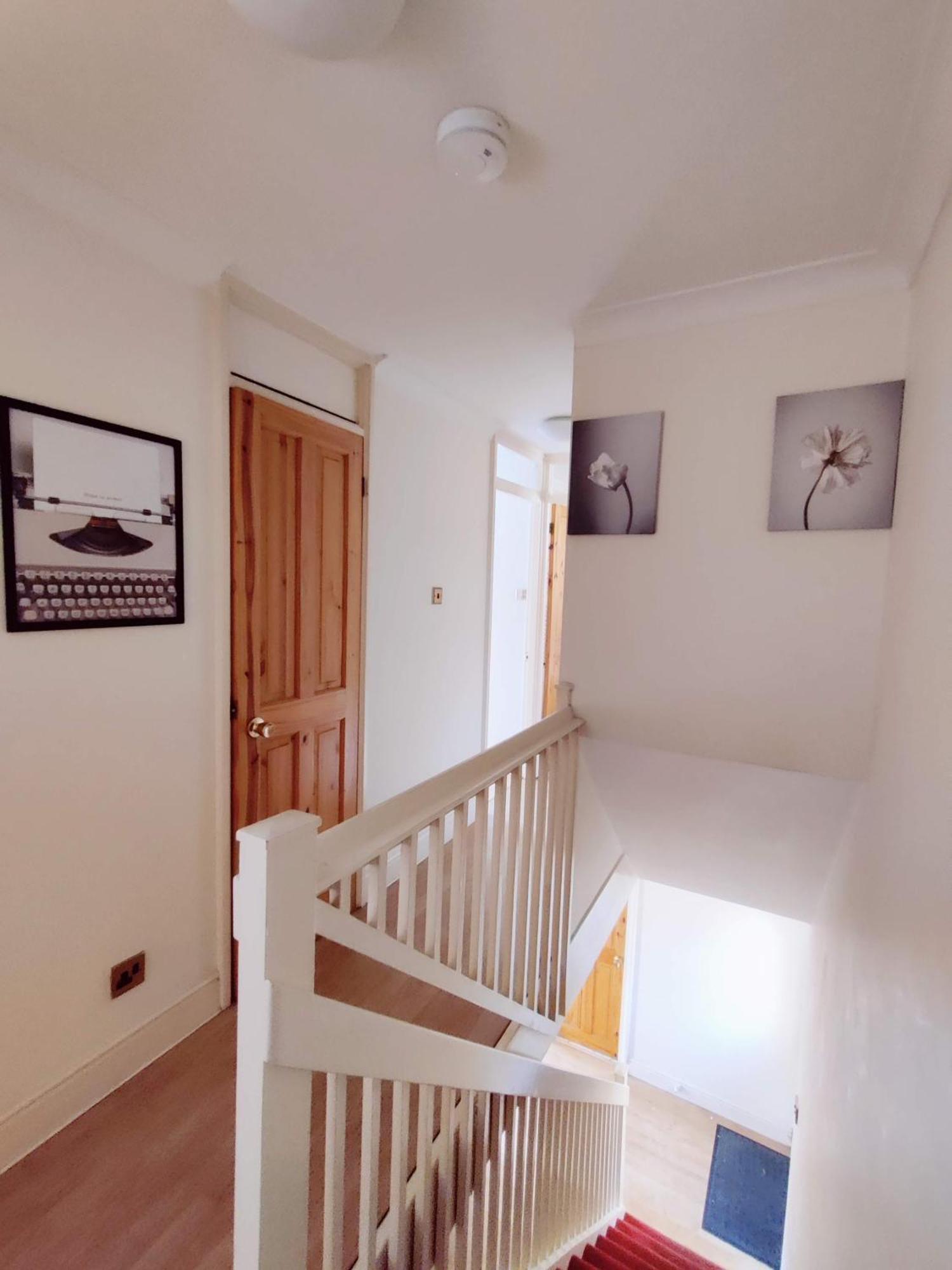 Holiday home Spacious 3 Bedroom Whitechapel - 9 Mins From Tower Bridge With Free Parking & Garden *