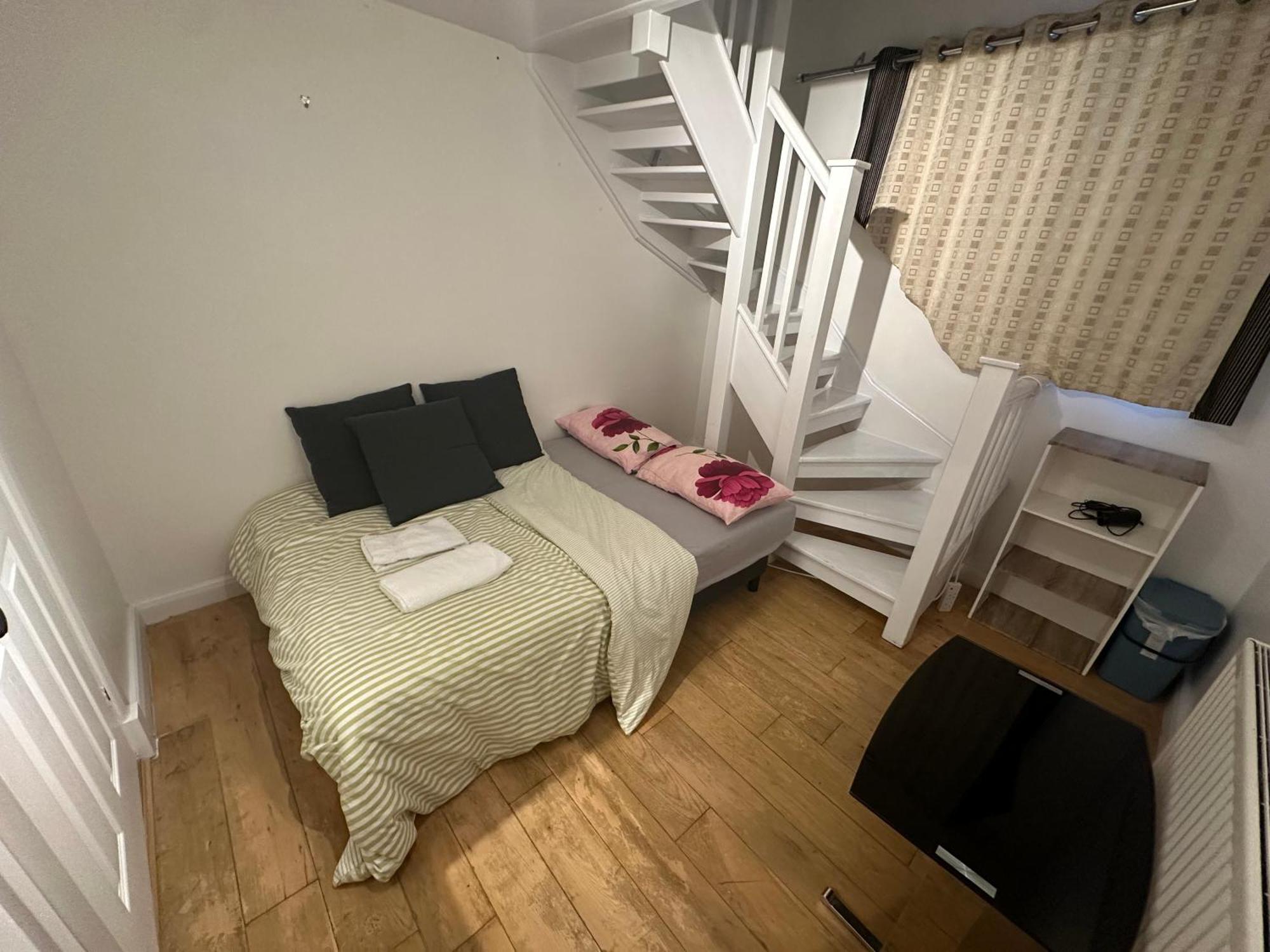 Cozy Rooms Near Central London