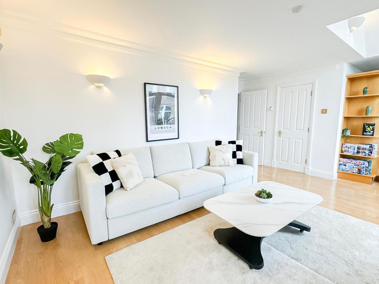 Lux 3 Bedroom Penthouse In Borough Near The Shard, Bermondsey Apartment