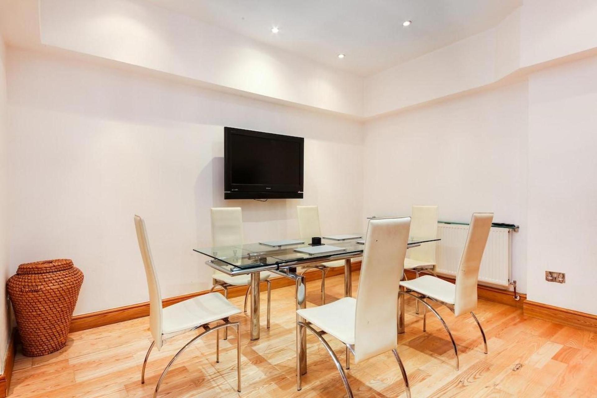 Specious Family Kensington House - 5 Bedrooms Ferienhaus *