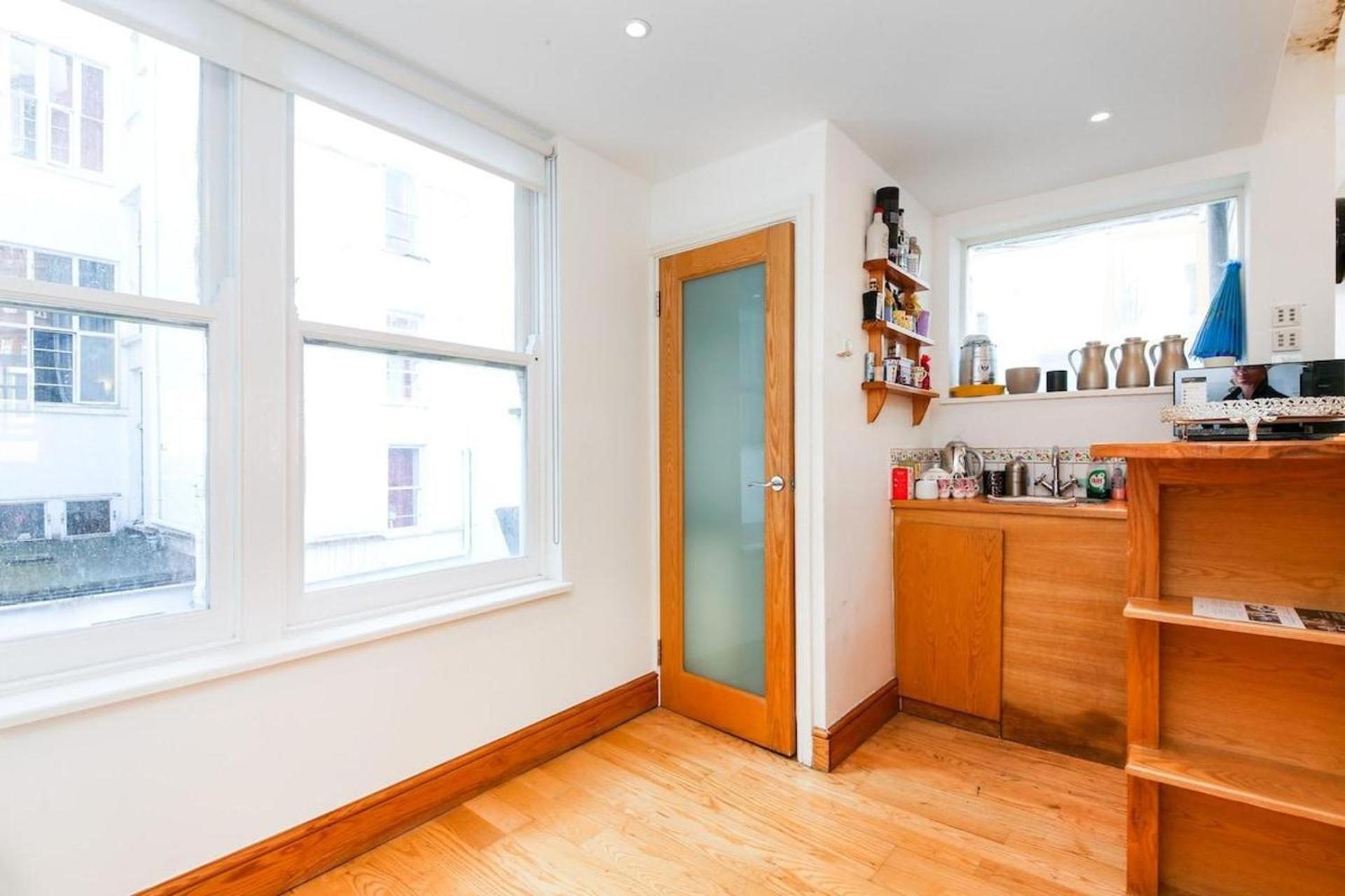 Specious Family Kensington House - 5 Bedrooms Ferienhaus