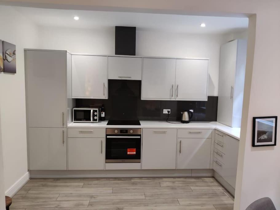 Beautiful, Spacious And Near Covent Garden Lägenhet London