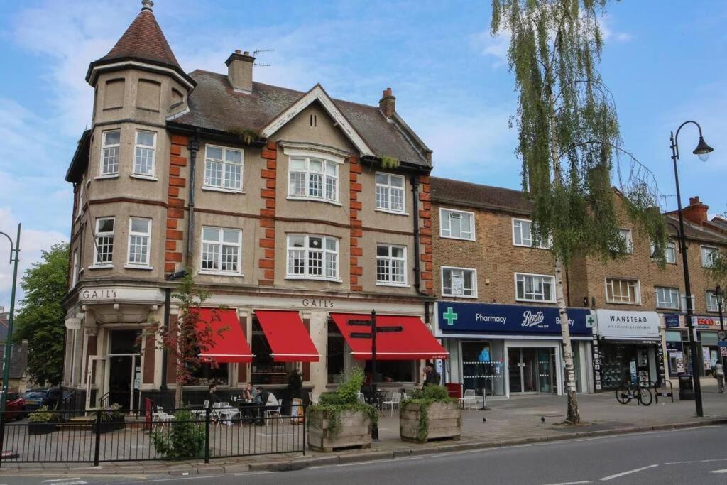 Appartement Wanstead Gem! Bright, Cosy & Immaculate 1 Bed On The High Street!