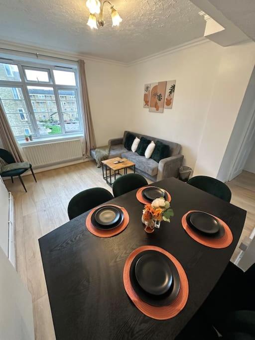Chic 3 Bedroom Flat Ontower Bridge Appartement Londen