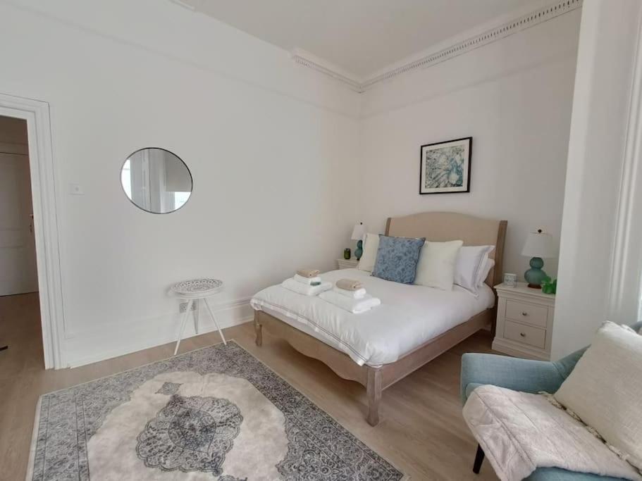 Lejlighed Charming And Cosy 1 Bed With Terrace In Prime South Kensington Location