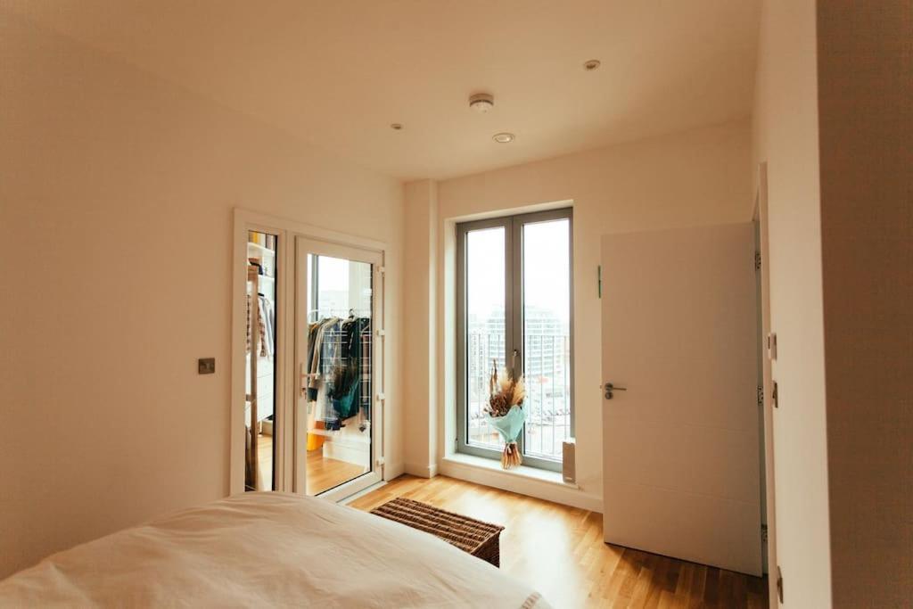 3 Bedroom Penthouse With Terrace And Skyline In Battersea Appartement