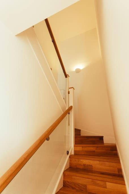 3 Bedroom Penthouse With Terrace And Skyline In Battersea Londra