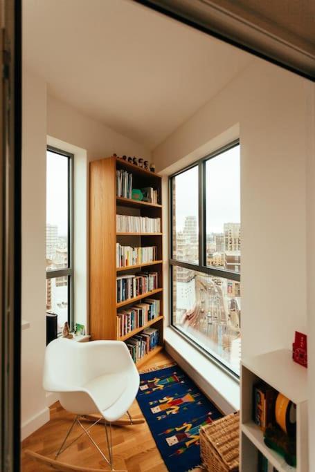 3 Bedroom Penthouse With Terrace And Skyline In Battersea Lejlighed