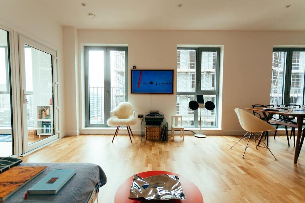 3 Bedroom Penthouse With Terrace And Skyline In Battersea Londra
