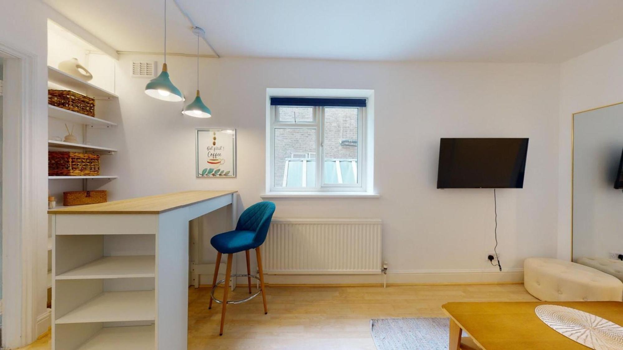 1 Bedroom Superior Apartment In Kilburn Apartment