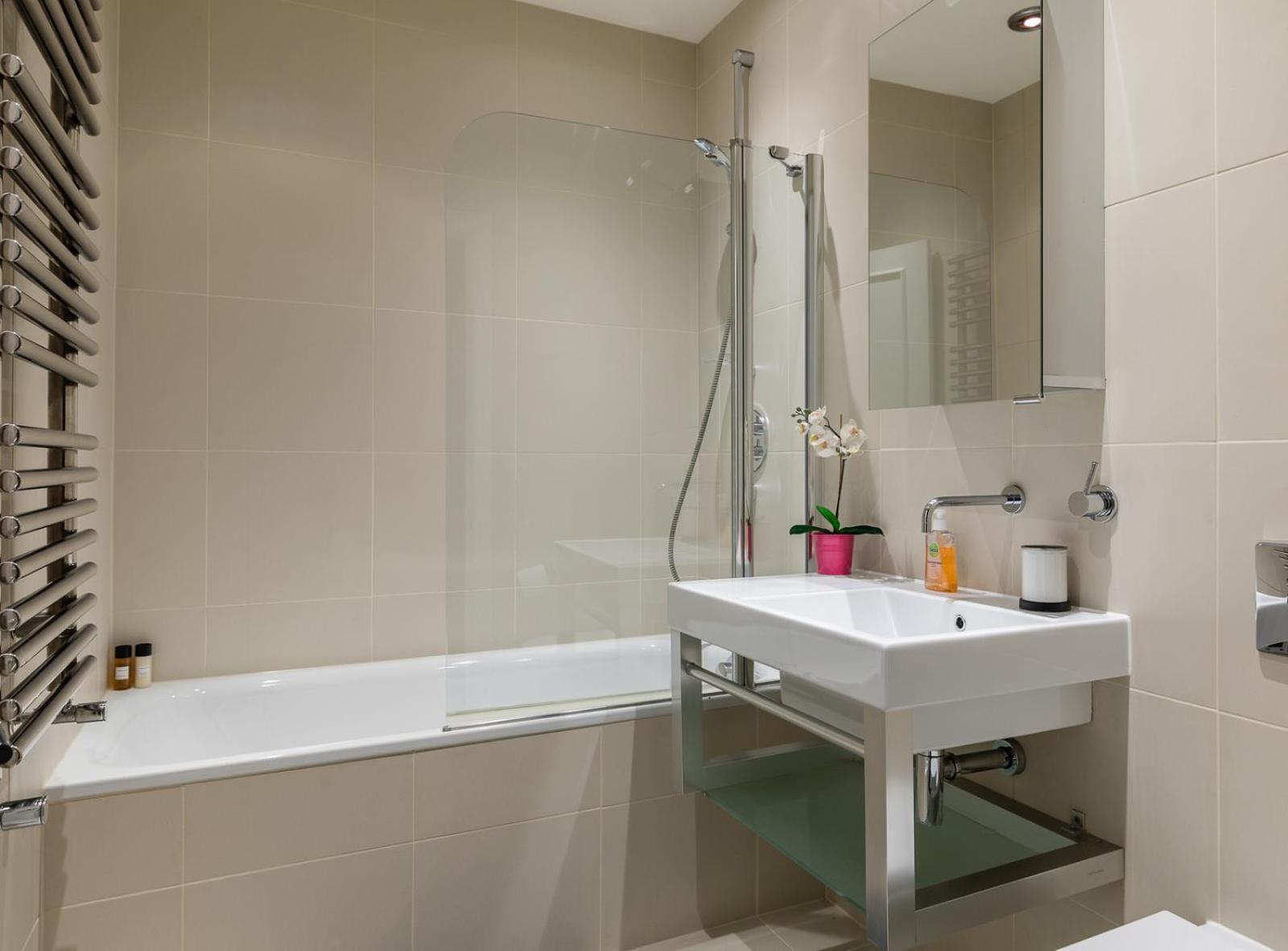 Picktheplace 3-bedroom Portman Square London