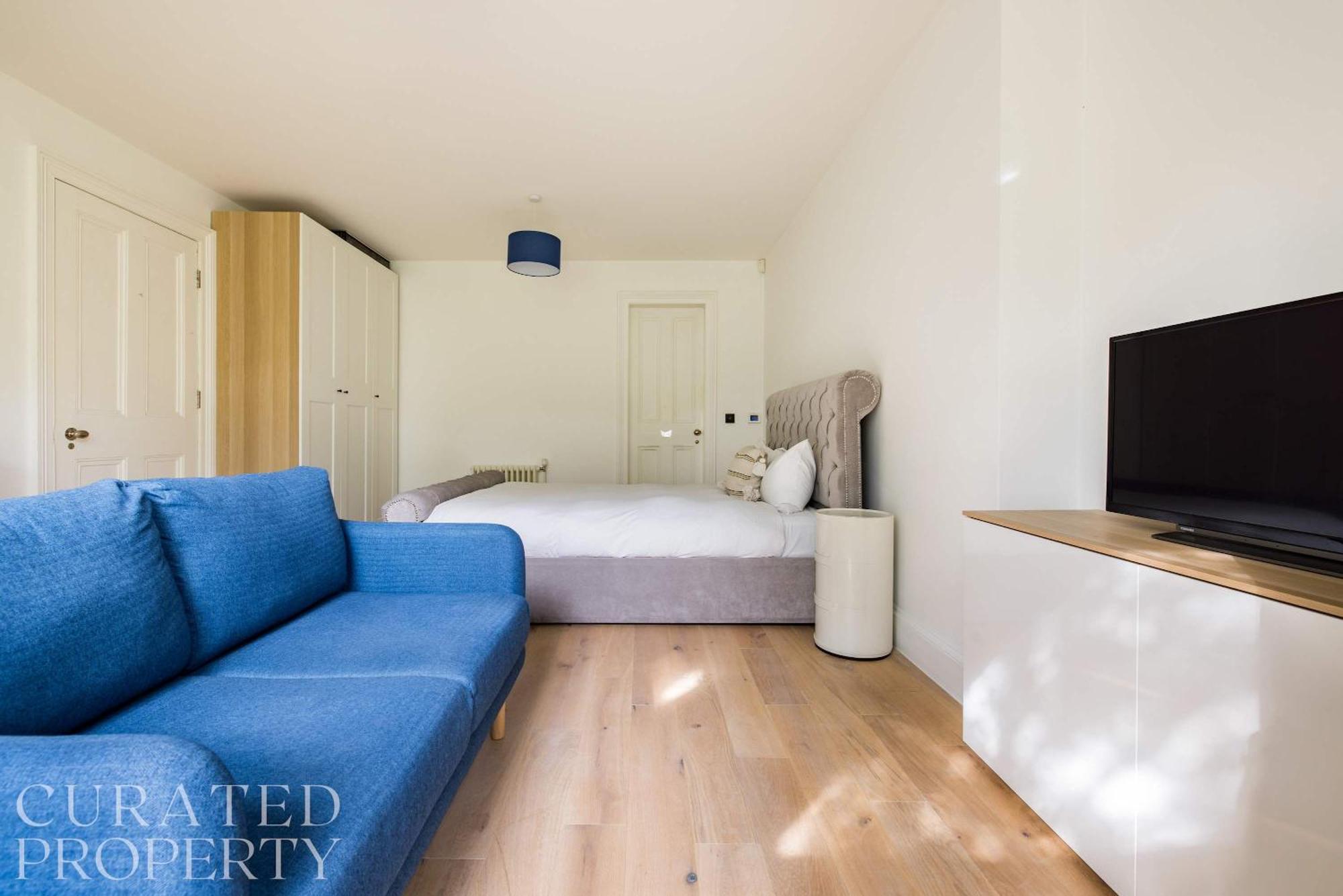 Elegant Primrose Hill Townhouse With Garden