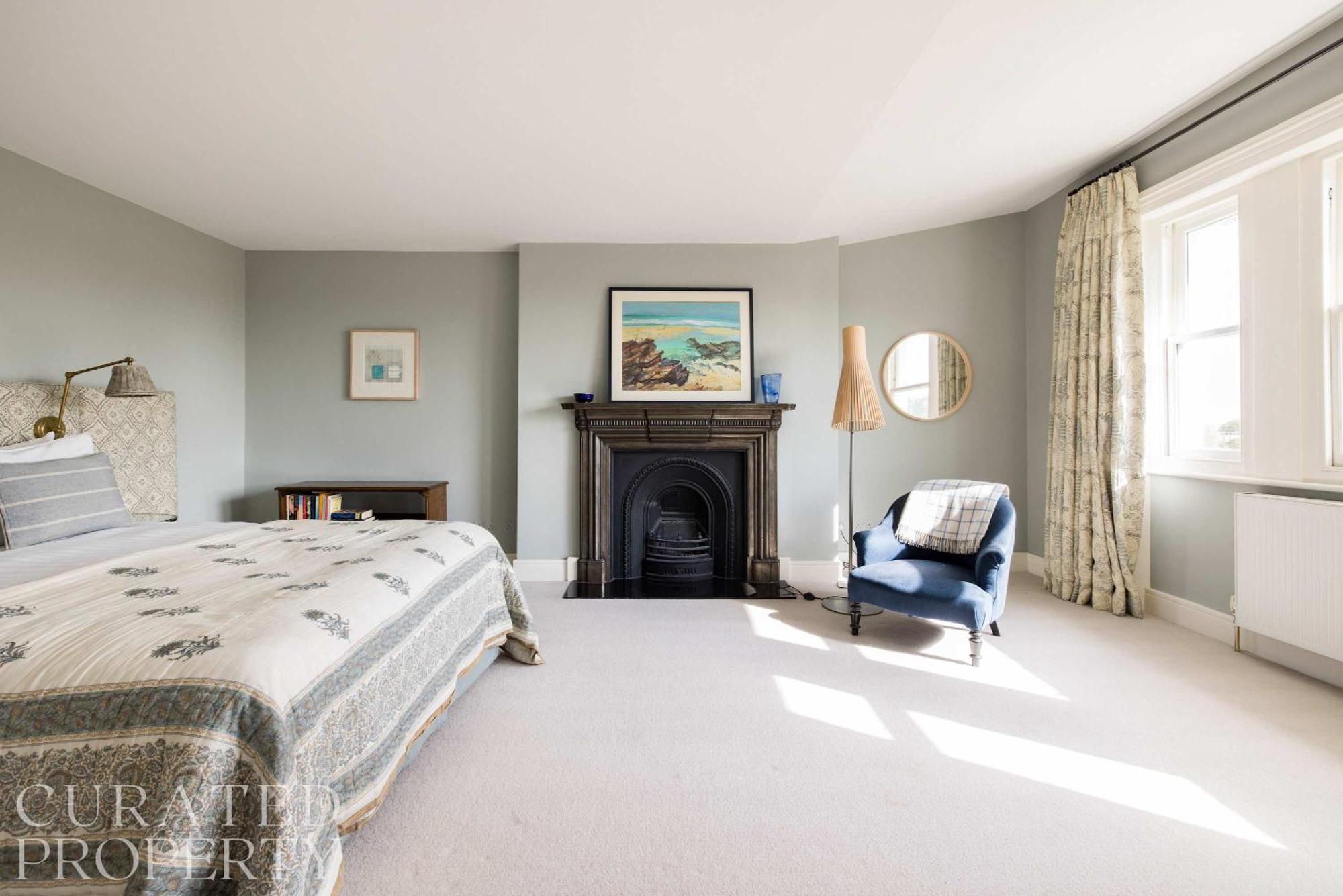 Elegant Primrose Hill Townhouse With Garden *