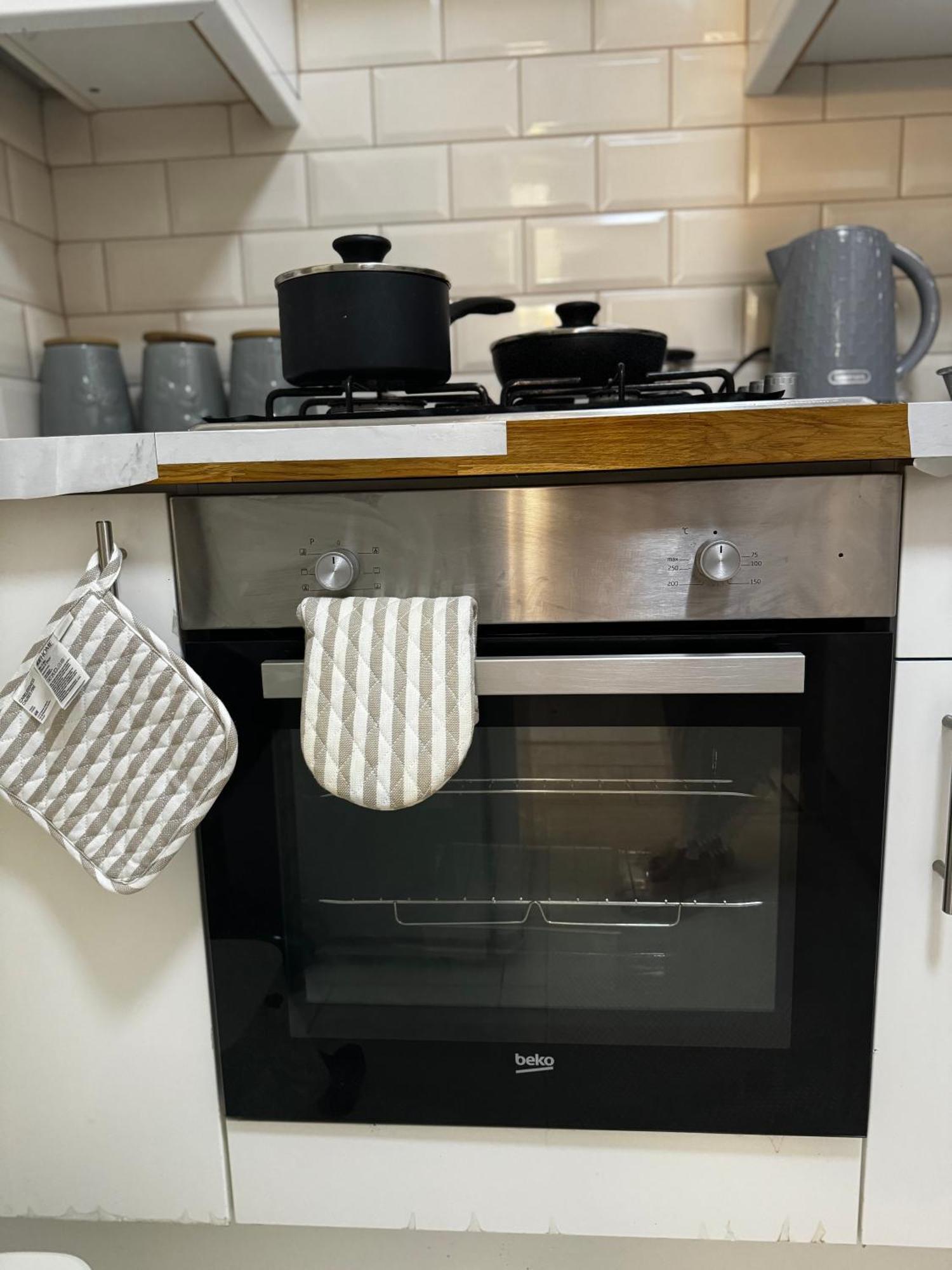 5 Min From Westfield, Stratford, , And Elizabeth Olympic Park With Free Netflix Appartamento Londra