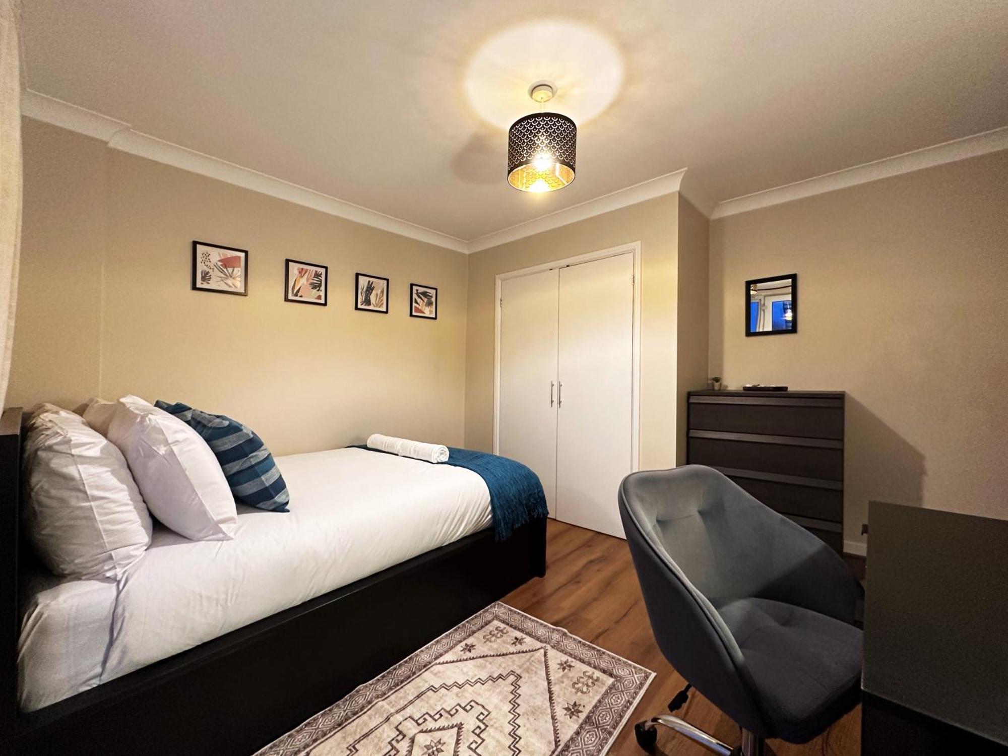 Apartment Betty's Place In Tower Hill - 2 Double Beds, Max 4 People, Great Location In *