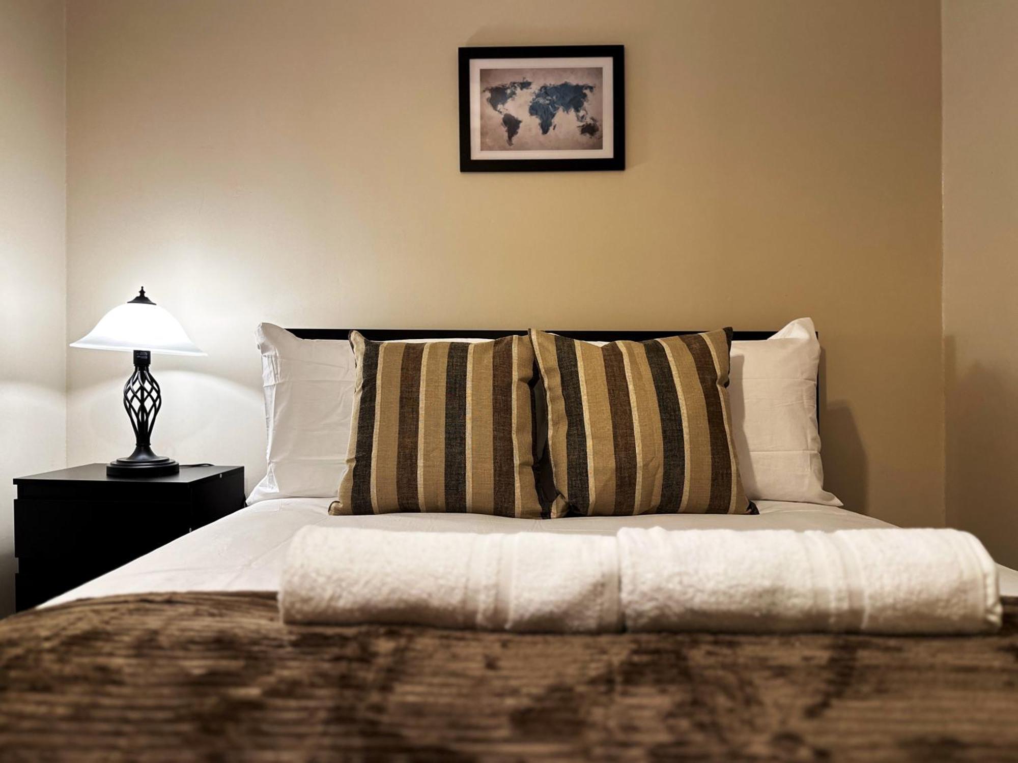 Betty's Place In Tower Hill - 2 Double Beds, Max 4 People, Great Location In