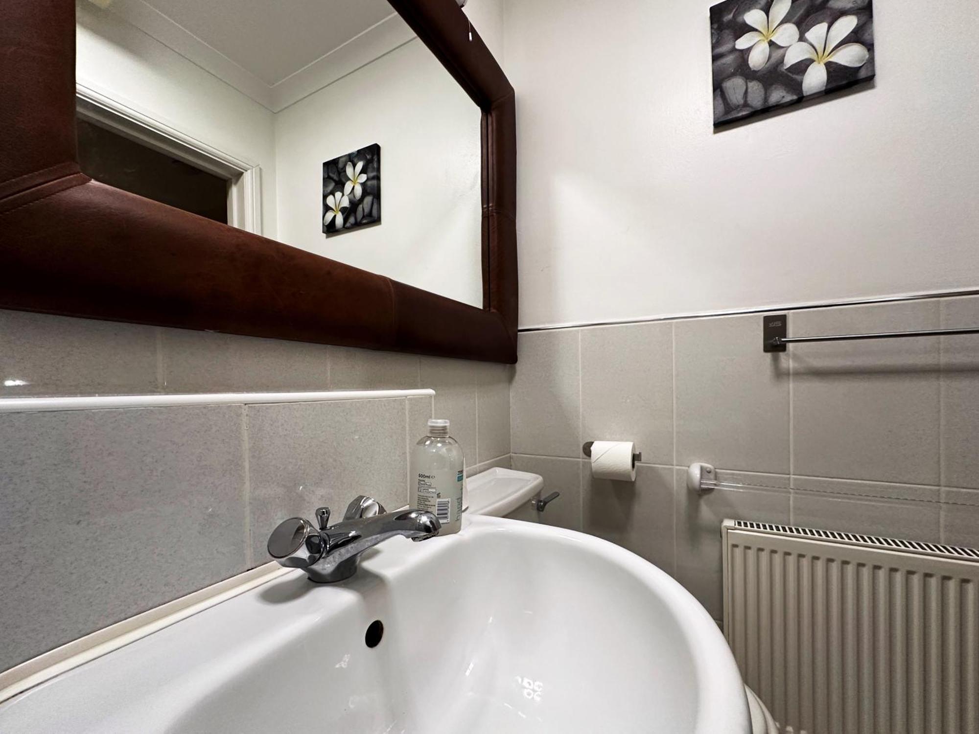 Betty's Place In Tower Hill - 2 Double Beds, Max 4 People, Great Location In London