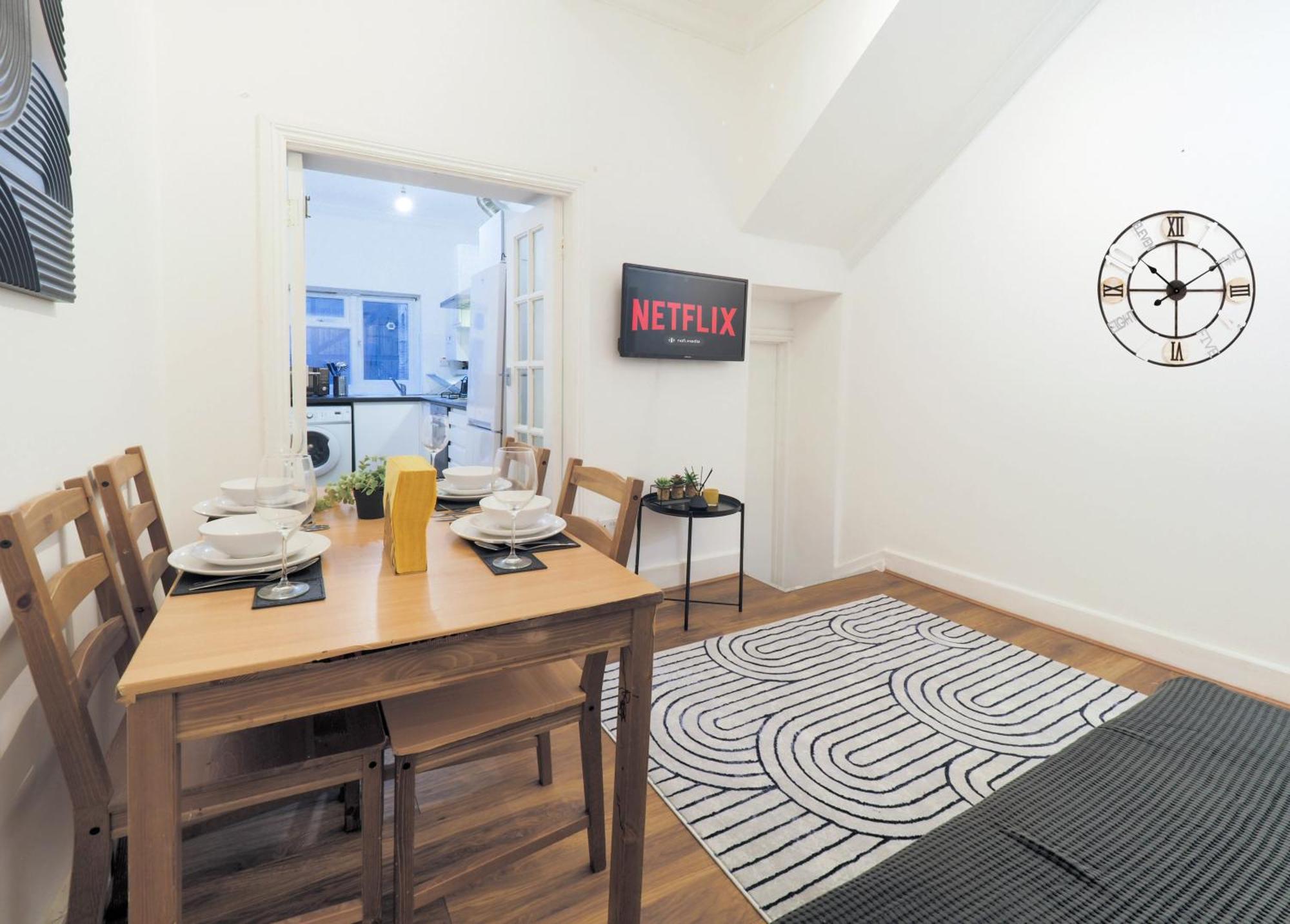 F1 Cozy 2 Bed Flat Opposite Olympia Sleeps 5 People Appartamento Londra