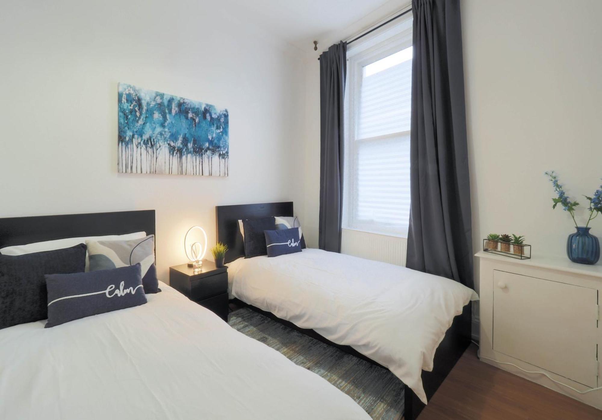 Appartamento F1 Cozy 2 Bed Flat Opposite Olympia Sleeps 5 People