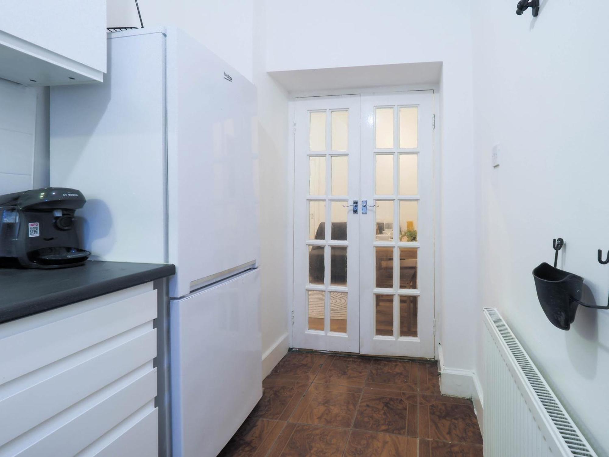 F1 Cozy 2 Bed Flat Opposite Olympia Sleeps 5 People * Londra