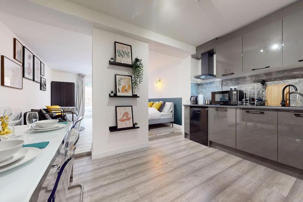 Stylish Near Regents Park! Lejlighed *
