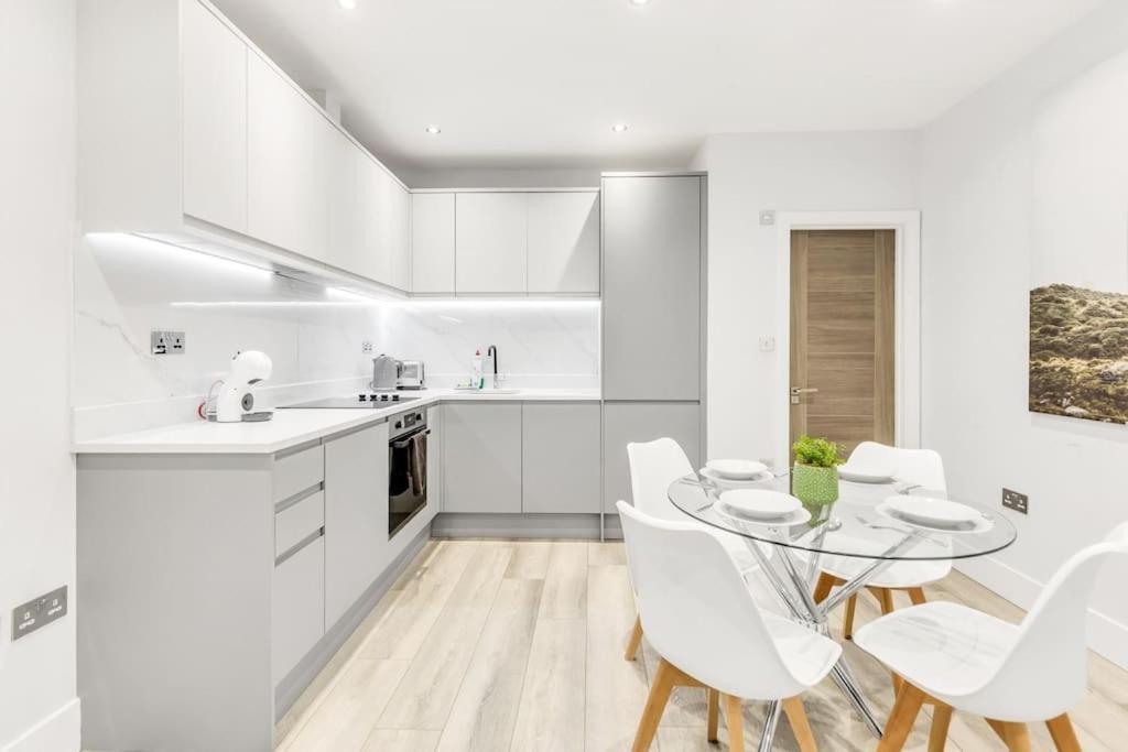 Wow Abbey Road - Sleeps Up To 8 London