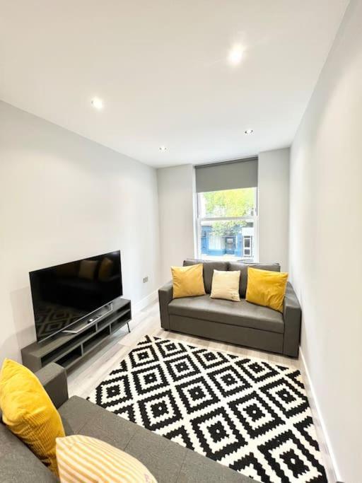 Apartment Wow Abbey Road - Sleeps Up To 8 *