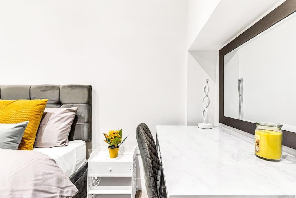 Luxaway Holland Park With Ac - Sleeps 8 Leilighet